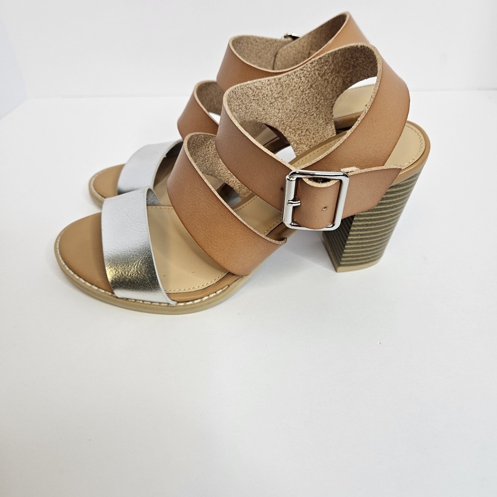 Old Navy Block Heel Sandal Heel 3" Beige And Silver Made In Vietnam Size 7